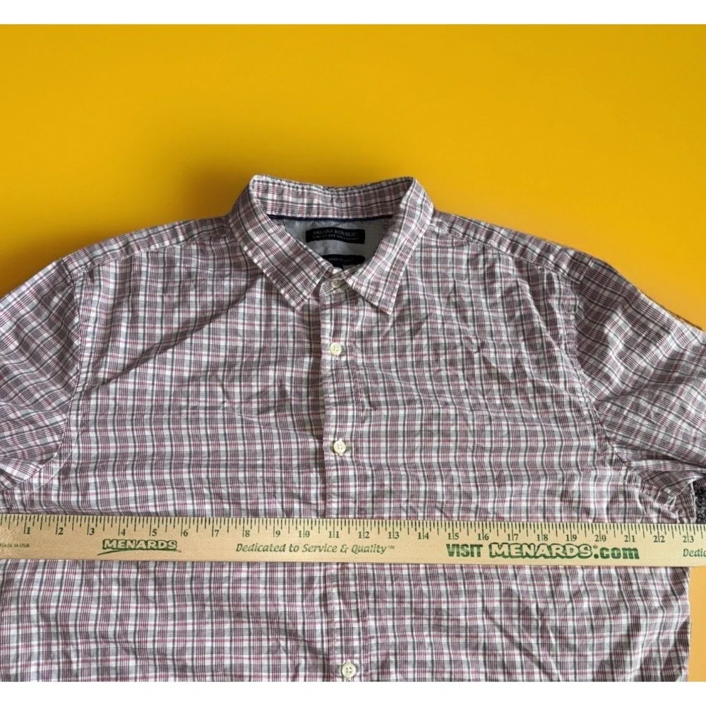 Banana Republic Tailored Slim Fit Button Up Shirt XL Red Jersey Brick Pattern